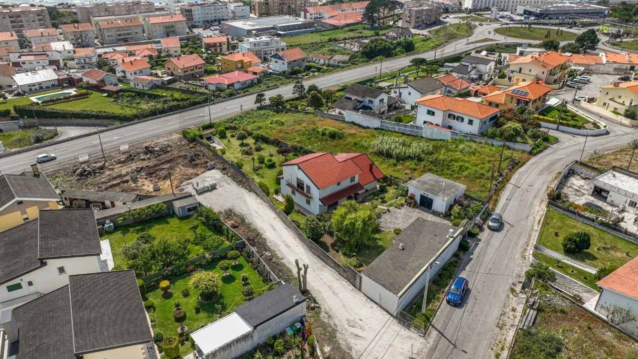 Moradia T5 para Venda em Vila Praia de Ancora Foto 56