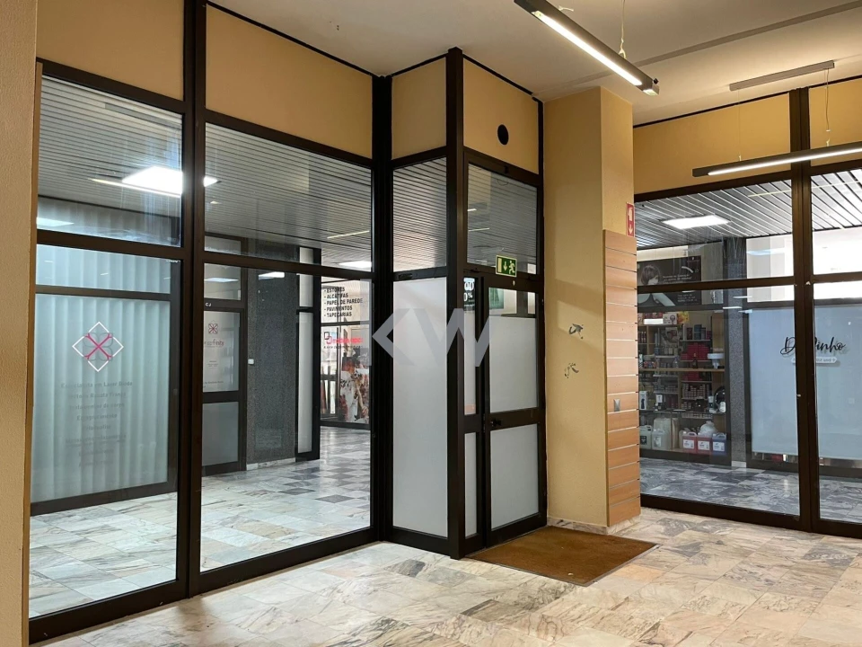 Loja para Venda em São João da Madeira Foto 8