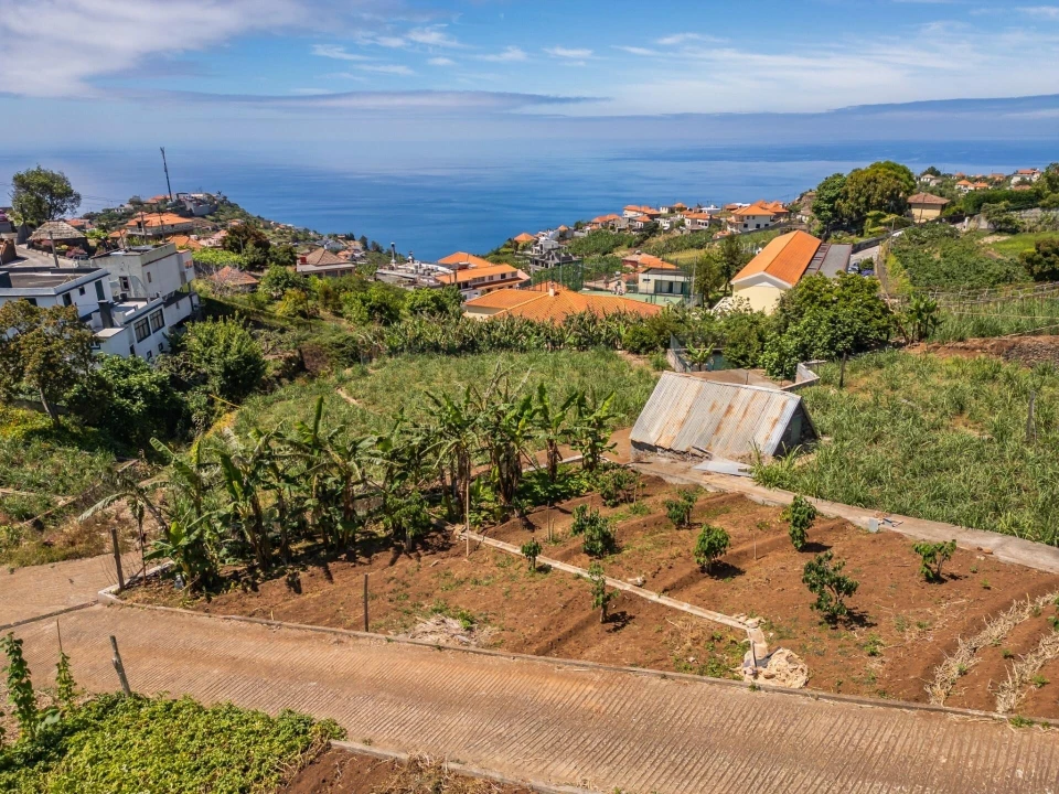 Terreno para Venda em Canhas Foto 2