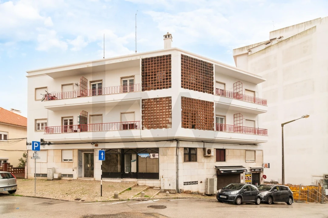 Prédio para Venda em Almada, Cova da Piedade, Pragal e Cacilhas Foto 2