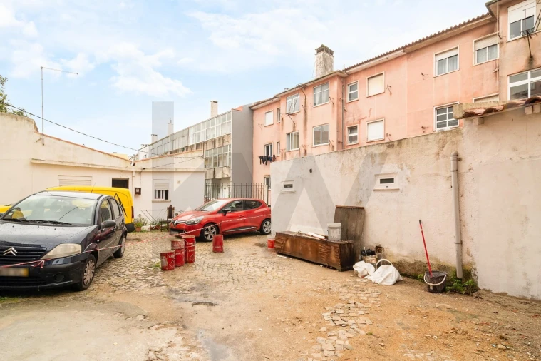 Prédio para Venda em Almada, Cova da Piedade, Pragal e Cacilhas Foto 18