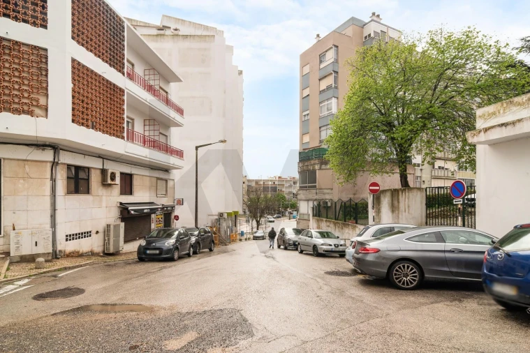 Prédio para Venda em Almada, Cova da Piedade, Pragal e Cacilhas Foto 22