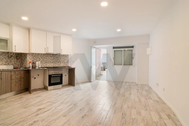 Prédio para Venda em Almada, Cova da Piedade, Pragal e Cacilhas Foto 15