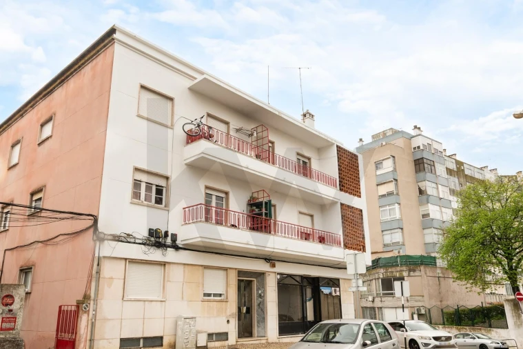 Prédio para Venda em Almada, Cova da Piedade, Pragal e Cacilhas Foto 3