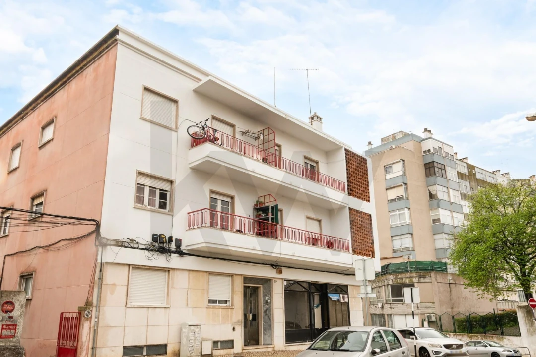 Prédio para Venda em Almada, Cova da Piedade, Pragal e Cacilhas Foto 3