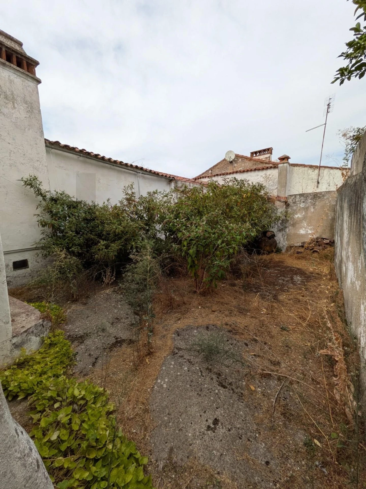 Moradia T4 para Venda em Assunção Foto 5