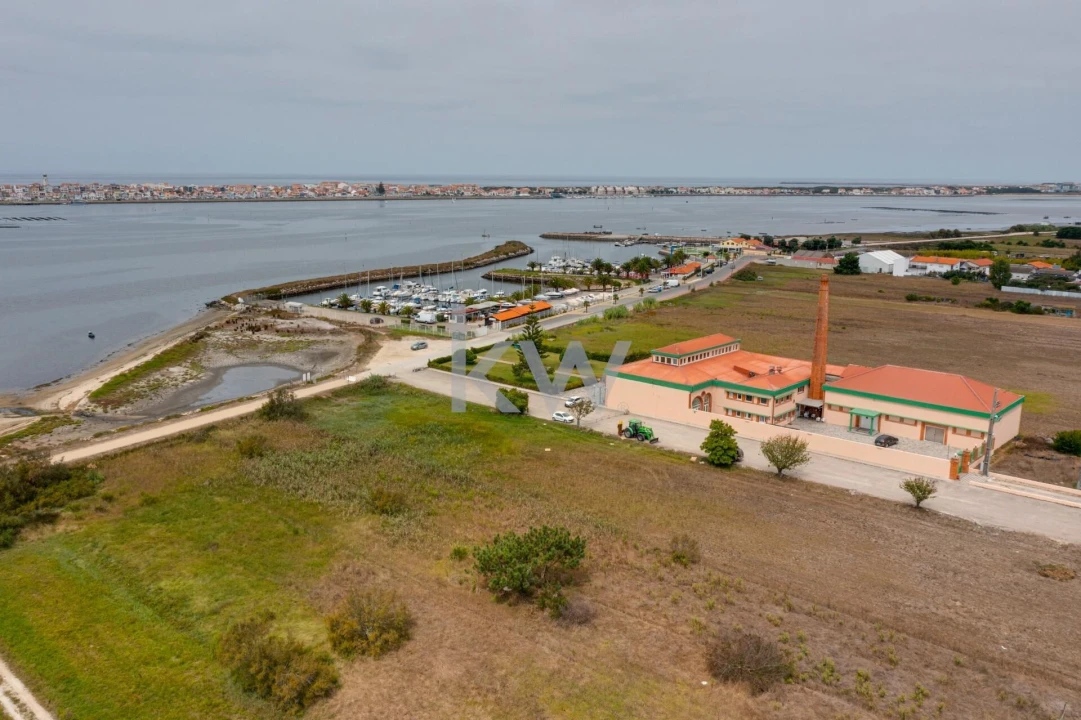 Negócio para Venda em Gafanha da Encarnação Foto 2