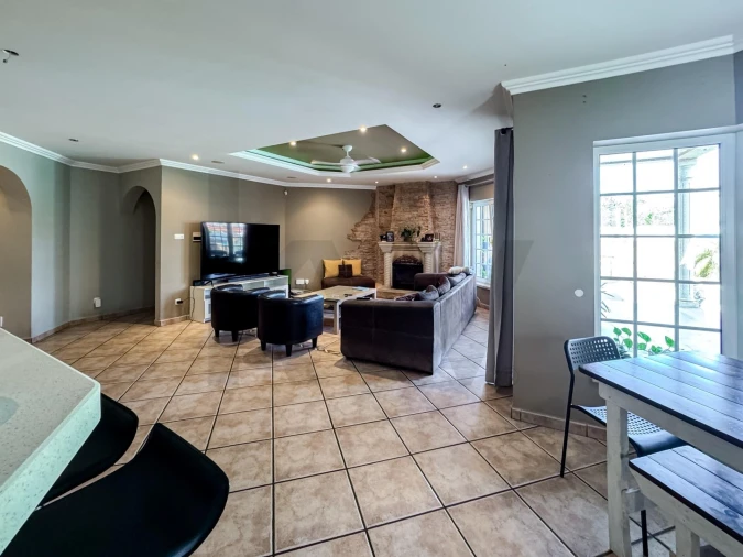 Moradia T7 para Venda em Alhos Vedros Foto 6