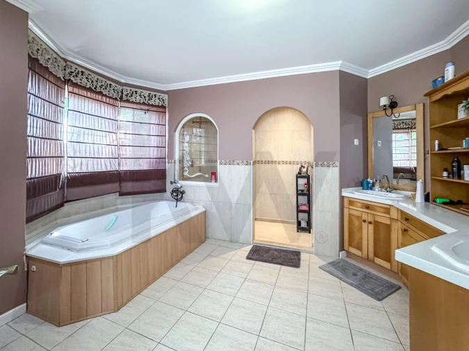 Moradia T7 para Venda em Alhos Vedros Foto 16