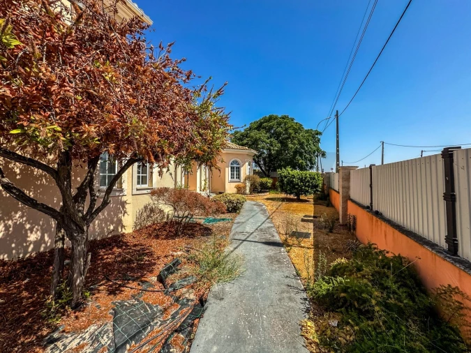 Moradia T7 para Venda em Alhos Vedros Foto 49