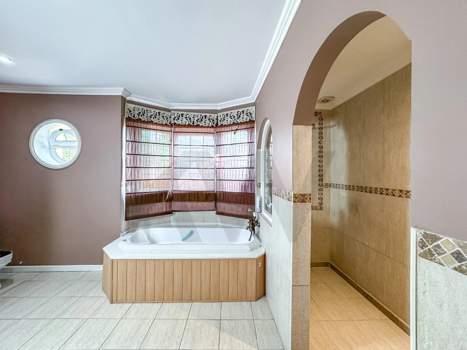 Moradia T7 para Venda em Alhos Vedros Foto 17