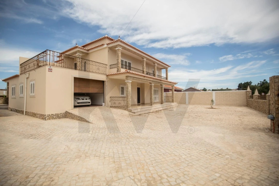 Moradia T5 para Venda em Vila Franca de Xira Foto 2