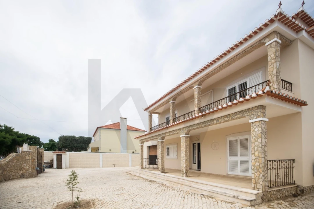 Moradia T5 para Venda em Vila Franca de Xira Foto 3