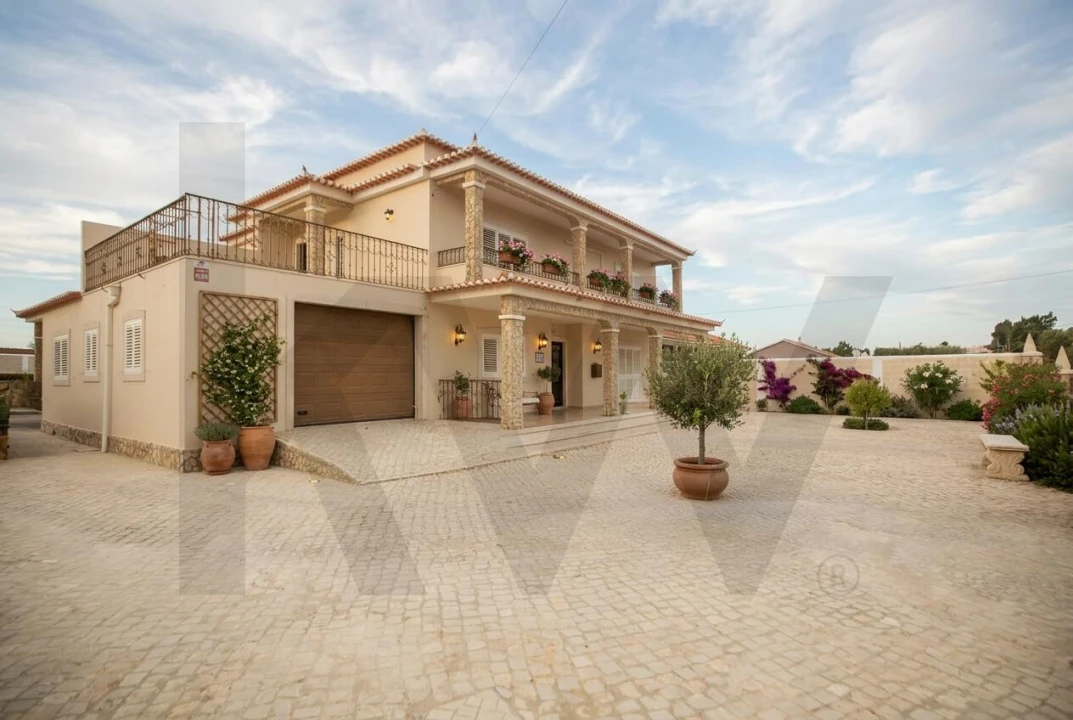 Moradia T5 para Venda em Vila Franca de Xira Foto 1