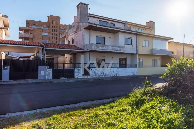 Moradia T4 para Venda em Gulpilhares e Valadares Foto 5