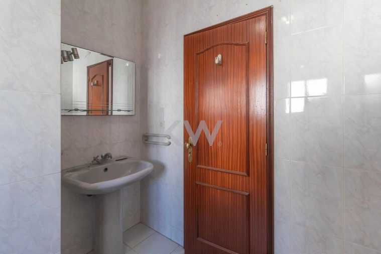 Moradia T4 para Venda em Gulpilhares e Valadares Foto 46