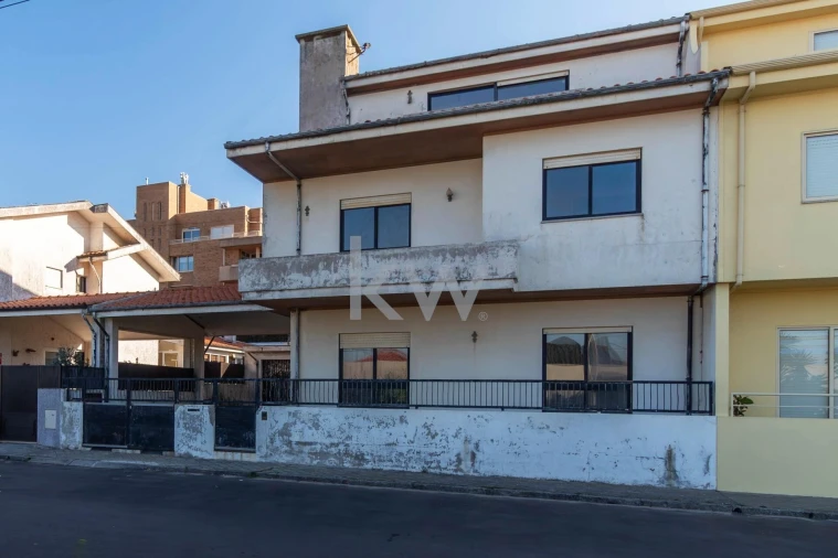 Moradia T4 para Venda em Gulpilhares e Valadares Foto 2