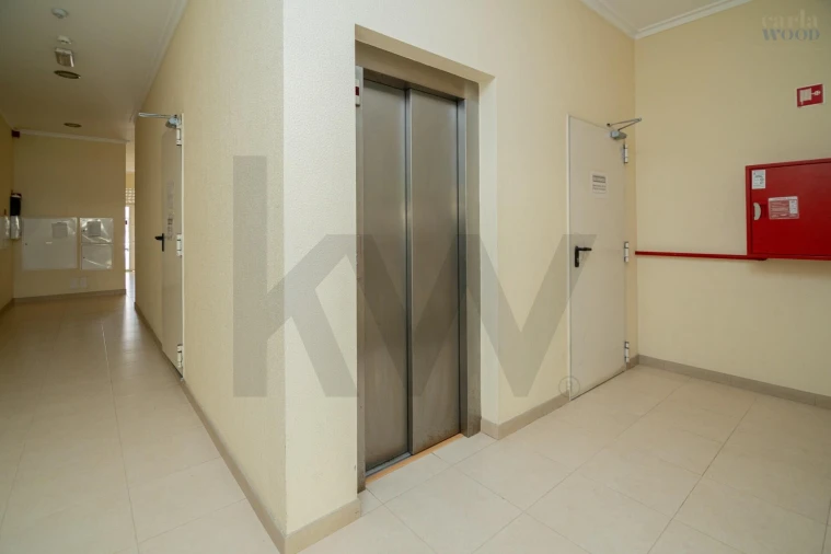 Apartamento T3 para Arrendamento em Portimão Foto 2