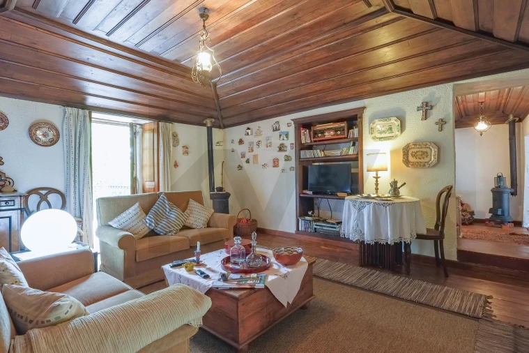 Quinta T3 para Venda em Freigil e Miomães Foto 8