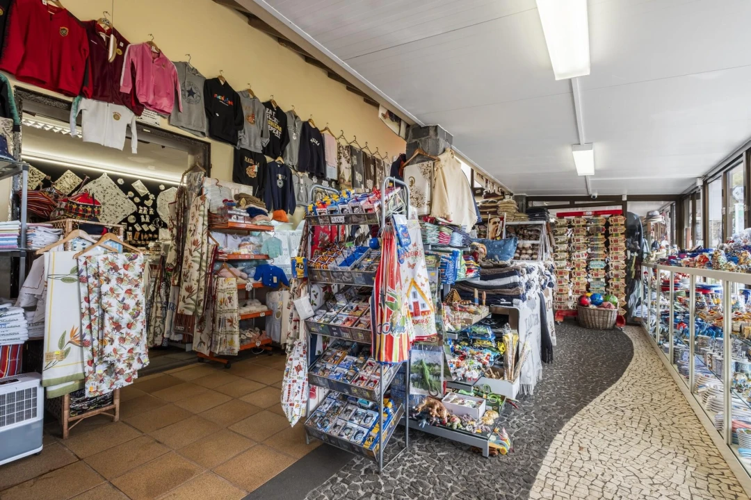 Loja para Arrendamento em Serra de Agua Foto 15