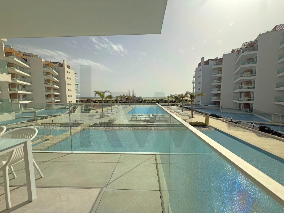 Apartamento T2 para Venda em Quarteira Foto 3