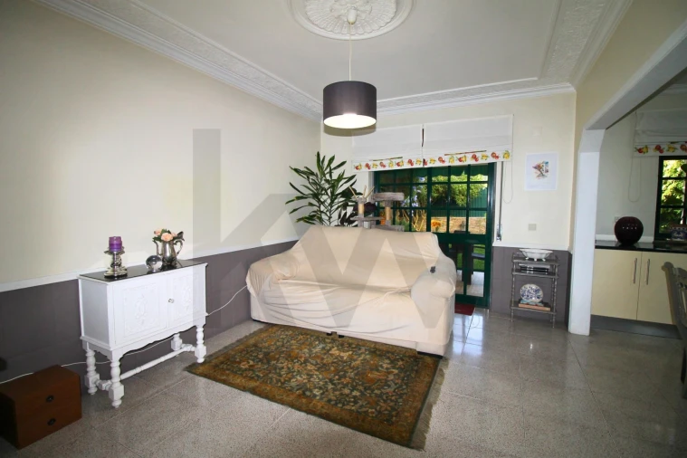 Quarto para Arrendamento em Corroios