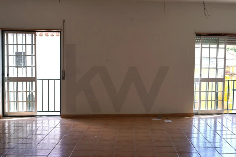 Armazém para Venda em Reguengo Grande Foto 4