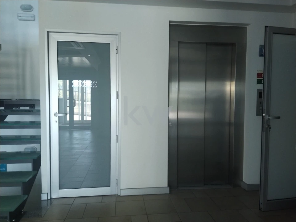 Armazém para Arrendamento em Atouguia Foto 14