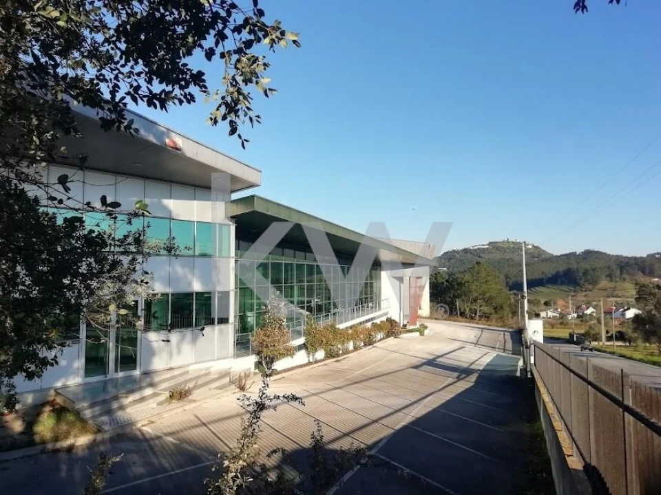 Armazém para Arrendamento em Atouguia Foto 1