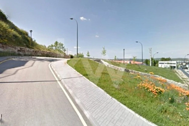 Terreno para Venda em Avelãs de Ambom e Rocamondo