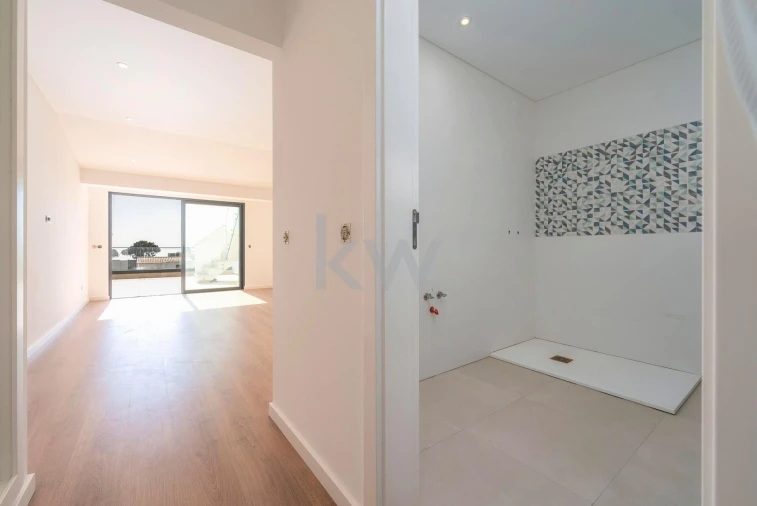 Moradia T5 para Venda em Guia Foto 28