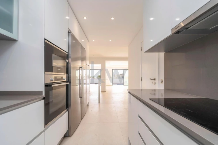 Moradia T5 para Venda em Guia Foto 10