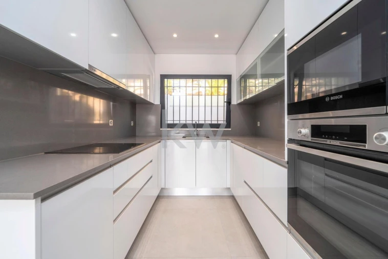 Moradia T5 para Venda em Guia Foto 12