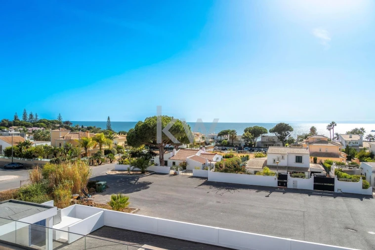 Moradia T5 para Venda em Guia Foto 48