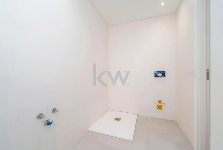 Moradia T5 para Venda em Guia Foto 23