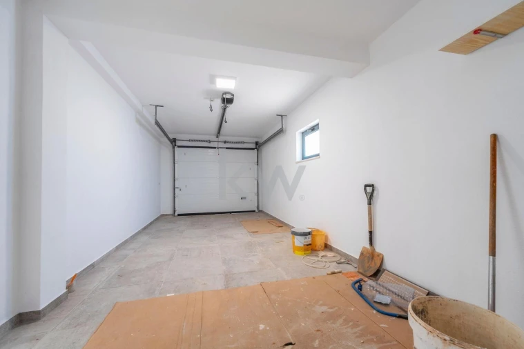 Moradia T5 para Venda em Guia Foto 41