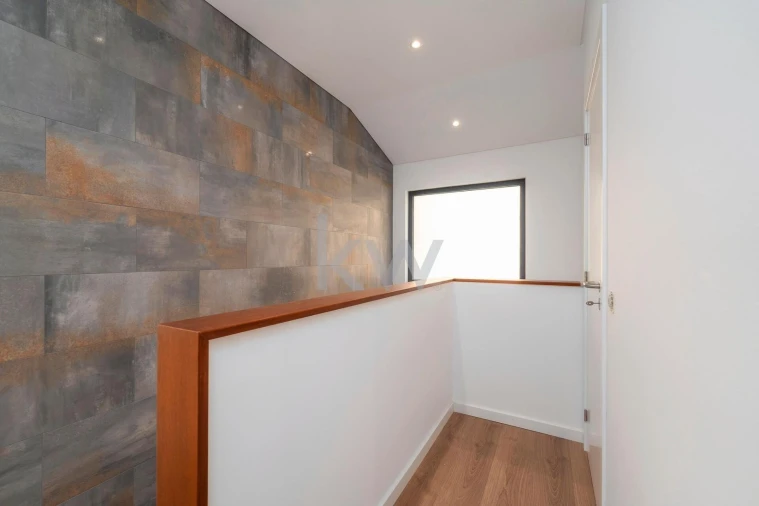 Moradia T5 para Venda em Guia Foto 40