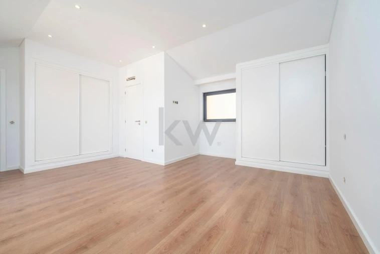 Moradia T5 para Venda em Guia Foto 26