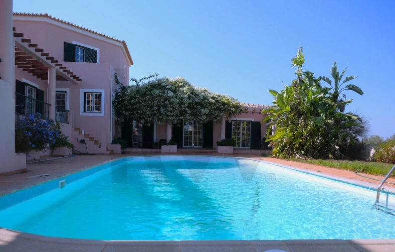 Moradia T6 para Venda em Estômbar e Parchal