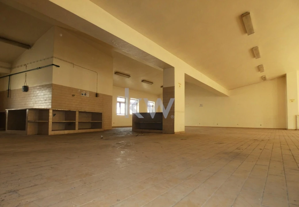 Armazém para Venda em Lagos (São Sebastião e Santa Maria) Foto 20