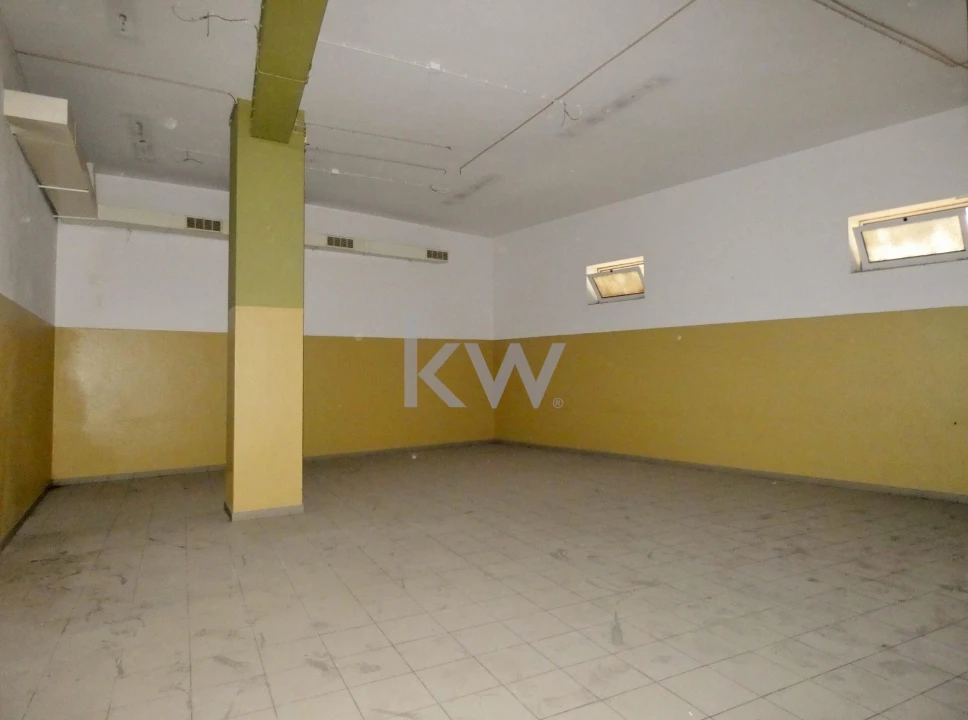 Armazém para Venda em Lagos (São Sebastião e Santa Maria) Foto 12