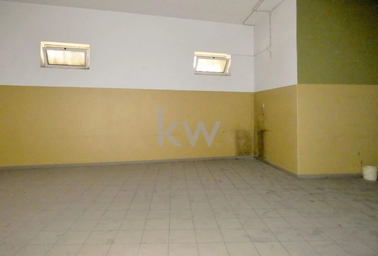 Armazém para Venda em Lagos (São Sebastião e Santa Maria) Foto 11