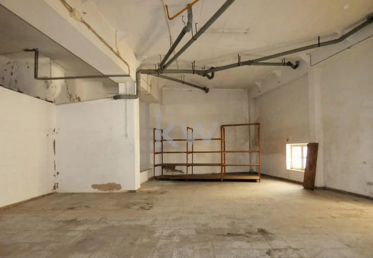 Armazém para Venda em Lagos (São Sebastião e Santa Maria) Foto 7