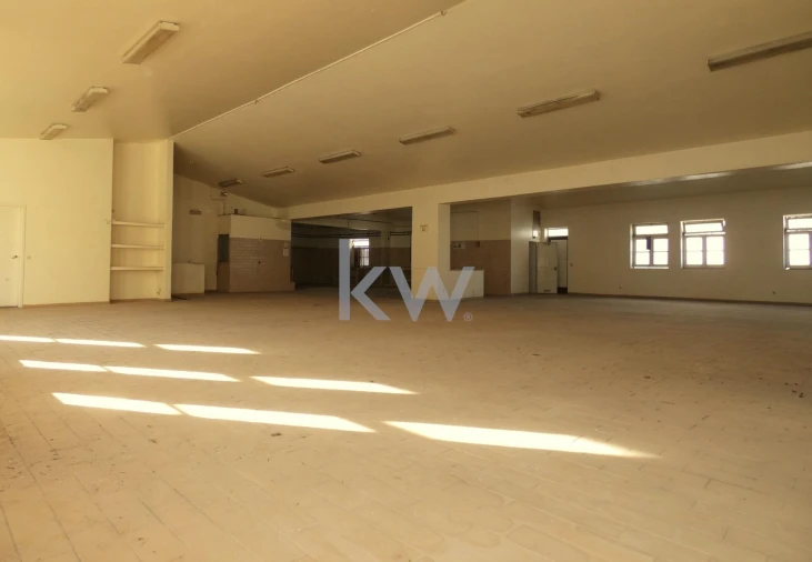 Armazém para Venda em Lagos (São Sebastião e Santa Maria) Foto 25