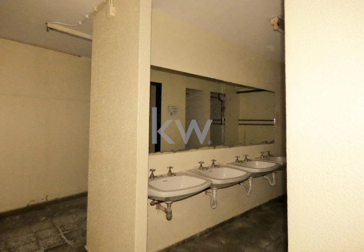 Armazém para Venda em Lagos (São Sebastião e Santa Maria) Foto 18