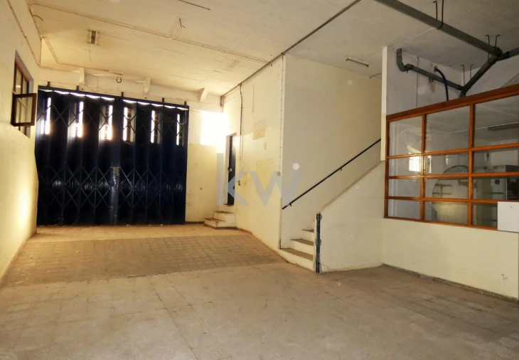 Armazém para Venda em Lagos (São Sebastião e Santa Maria) Foto 6