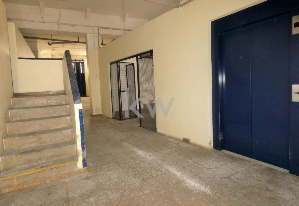 Armazém para Venda em Lagos (São Sebastião e Santa Maria) Foto 9