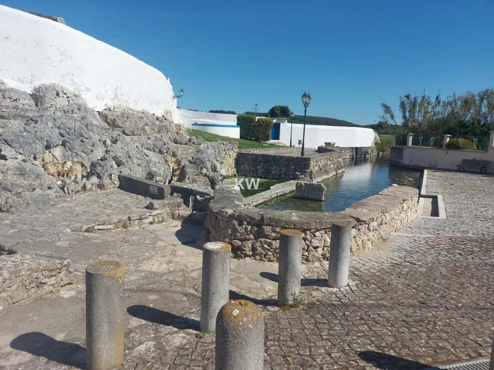 Moradia T8 para Venda em Olho Marinho Foto 2