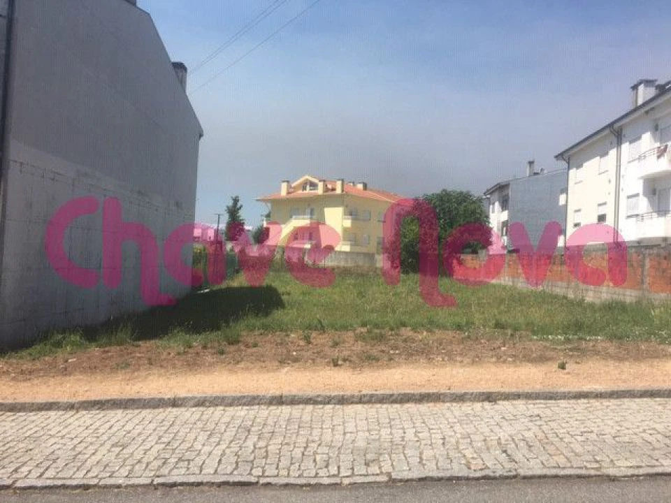 Terreno P/ Prédio para Venda em Avintes Foto 2