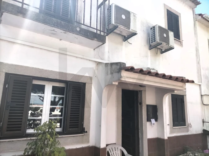 Moradia T4 para Venda em Ajuda